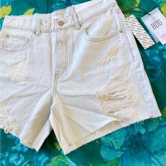 Urban Outfitters | BDG Dropped Waist Distressed Destroy Denim Short Light Blue - Picture 3 of 11